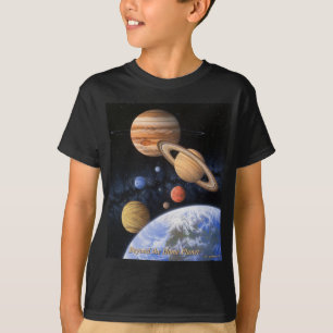 T-shirt Au delà de la chemise à la maison de planète