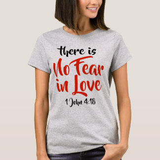 T-shirt Aucune crainte dans des femmes de 4h18 de John de
