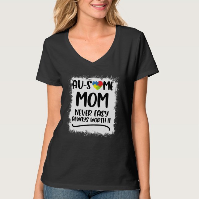 T-shirt Autism Mom  Women Son Ausome Mom In April We Wear  (Devant)