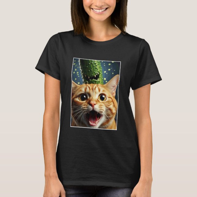 T-shirt Autoportrait de chat avec concombre Graphique drôl (Devant)