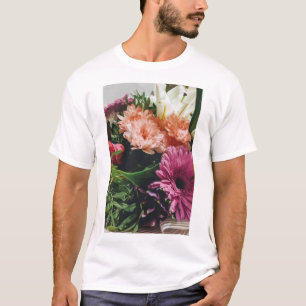 T-shirt aux impressions florales lumineuses et art