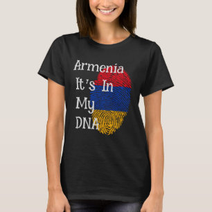 T-shirt avec empreintes digitales arméniennes