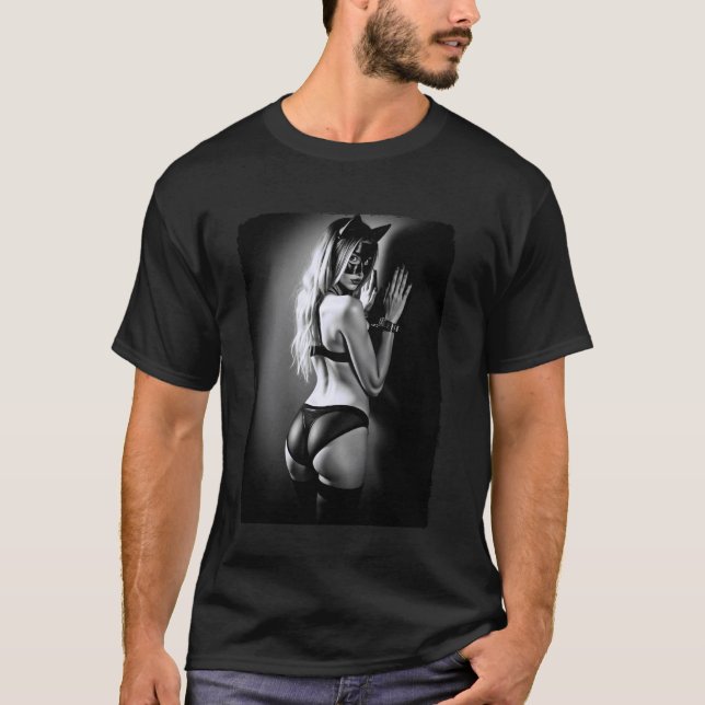 T-Shirt avec Fille Dessus - Fille en Masque de Cha (Devant)