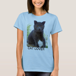 T-shirt avec l'AMOUREUX DES CHATS sur l'avant