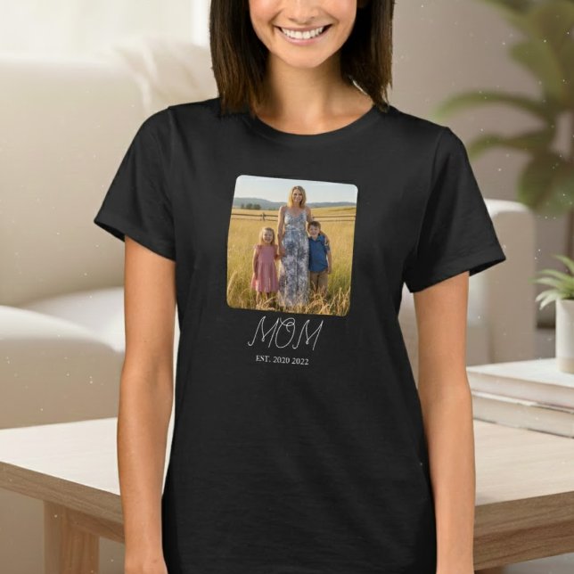 T-shirt avec photo et écriture Mom Established (Créateur téléchargé)