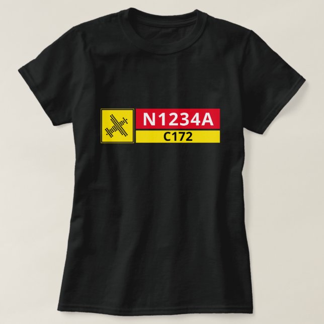 T-Shirt avec un numéro d'avion et un panneau de pi (Design devant)
