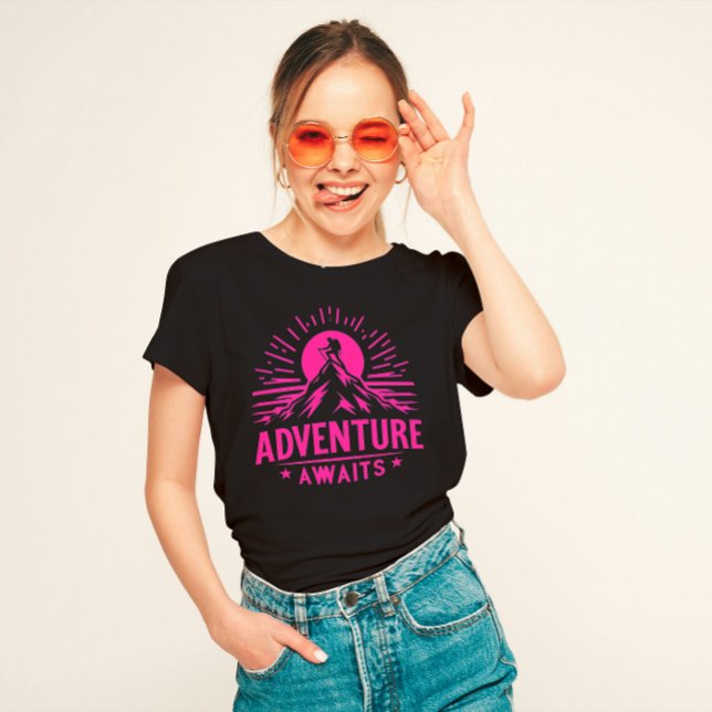 T-shirt "Aventure Attend" (Créateur téléchargé)