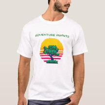 Aventure de l'arbre au coucher du soleil rétro