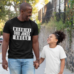 T-shirt Avertissement papa plaisante à l'avance<br><div class="desc">Avertissement Papa plaisante à l'avant fête des pères t-shirt thématique de Ricaso</div>