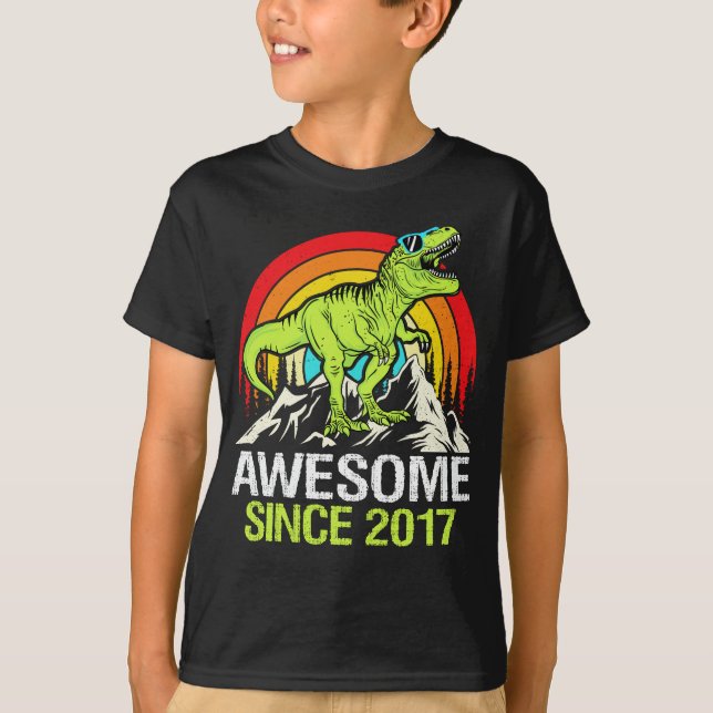 T-shirt Awesome depuis 2017 Dinosaur 6 Année 6e anniversai (Devant)