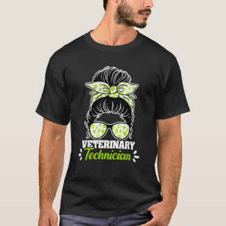T-shirt Awesome Veterinary Technician Messy Bun For A Vet 