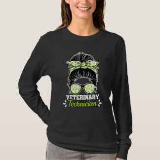 T-shirt Awesome Veterinary Technician Messy Bun For A Vet 