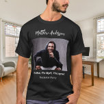 T-shirt Bachelor fête photo homme mythe légende nom fun<br><div class="desc">Personnalisez et ajoutez votre propre photo du baccalauréat. Personnalisez et ajoutez un nom et un texte. Texte : L'Homme,  Le Mythe,  La Légende.</div>