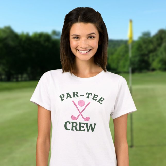 T-shirt Bachelorette de golf par équipe (Par-Tee Crew Golf Bachelorette T-Shirt by Ricaso for the bride to be and her crew)