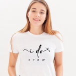T-shirt Bachelorette minimaliste de la servante<br><div class="desc">Le T-Shirt minimaliste Bachelorette Bridesmaid est un choix élégant et moderne pour votre fête de mariée, avec un design noir simple avec un élégant script "I Do". Avec son style minimaliste et son accent diamant subtil, cette chemise est parfaite pour les fêtes de bachelorette ou comme un cadeau de mariage...</div>