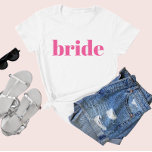 T-shirt Bachelorette moderne mariée rose-rose<br><div class="desc">Fun, rose flirt avec simple bloc vertical lettering à donner à chaque invité à la fête de la bachelorette. Joli gardien de la faveur pour votre équipe de mariée préférée ! Message-moi si vous voulez quelque chose de différent de ce que vous voyez ici-heureux de créer quelque chose de personnalisé...</div>