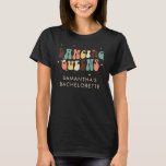 T-shirt Bachelorette Party Retro Dancing Queens Custom<br><div class="desc">Dansez la nuit avec votre bachelorette Retro Dancing Queens Custom T-Shirt. Parfait pour votre mariée et pour tous ses guerriers du week-end, ce t-shirt élégant est sûr de créer des souvenirs durables et de rendre votre week-end spécial. Que vous soyez sur la piste de danse ou en train de poser...</div>