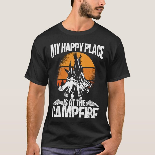 T-shirt Backprint My Happy Place Is A The Campfire Camping (Devant)