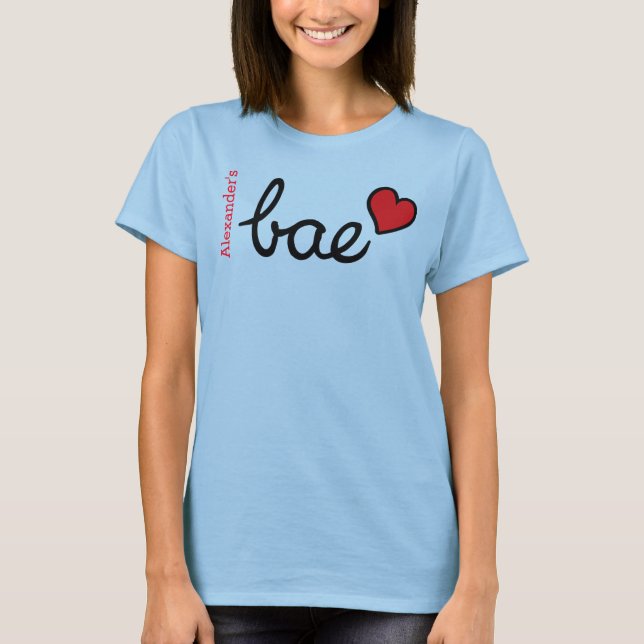 T-shirt Bae bébé texte & coeur rouge avec nom de petit ami (Devant)