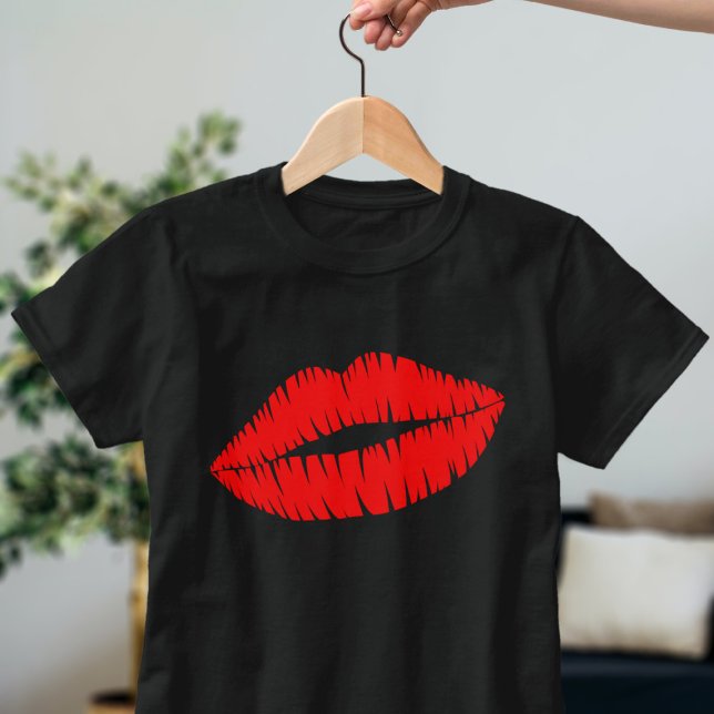 T-shirt Baguette à lèvres rouge baiser Lèvres rouges femme (A red lipstick kiss shirt just for you)