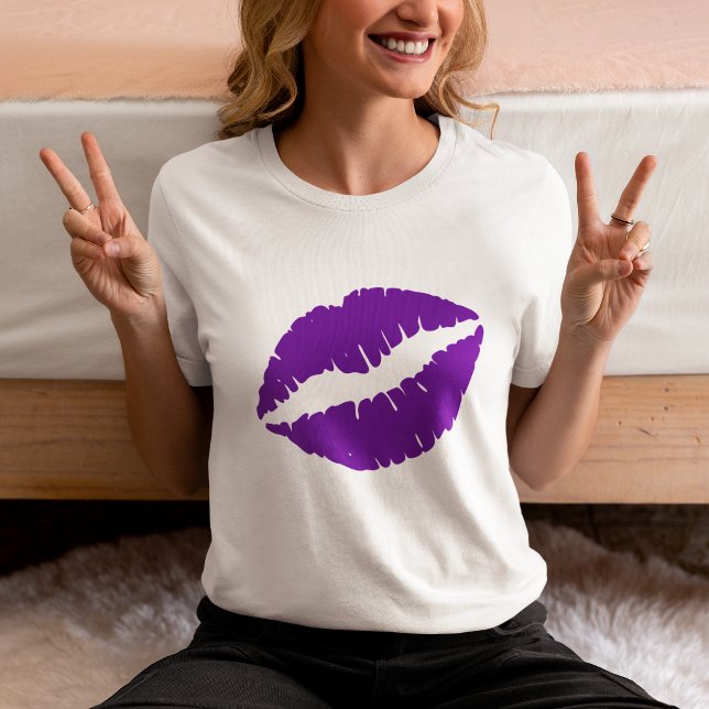 T-shirt Baiser au rouge à lèvres violet (Purple Lipstick Kiss T-Shirt)