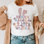 T-shirt Baisers de lapin de Pâques Retro Floral<br><div class="desc">Nos t-shirts de Pâques Bunny Kisses Retro Floral apporteront beaucoup de positivité à vos jours. Choisissez la couleur qui vous convient le mieux et achetez-en une pour vous porter ou donner à un être cher pour leur anniversaire, comme cadeau de Noël de juste parce que de dire combien vous vous...</div>