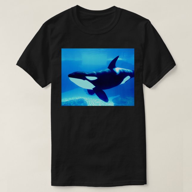 T-shirt Baleine tueuse orque nageant sous l'eau 2 (Design devant)