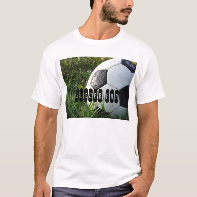 T-shirt Balle de football noir et blanc en herbe verte (Devant)