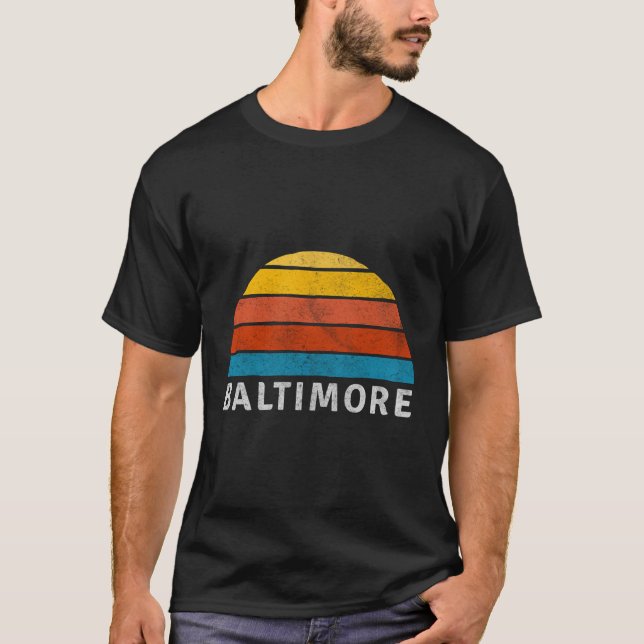 T-shirt Baltimore Retro Sunset Design (Devant)