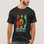 T-shirt Banzai Pipeline Hawaii Beach Vintage Retro Surf<br><div class="desc">Banzai Pipeline Hawaii Beach. Design rétro vintage pour les surfeurs qui aiment surfer et surfer sur les vagues de l'océan. Vacances d'été cool, vacances de printemps marchandises pour ceux qui aiment le soleil chaud, le temps tropical, bronzage sous le palmier. Un design grandiose et déprimé à porter tout en profitant...</div>