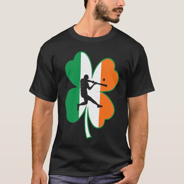 T-shirt Baseball Player Lucky Shamrock Ireland Flag St Pat (Devant)
