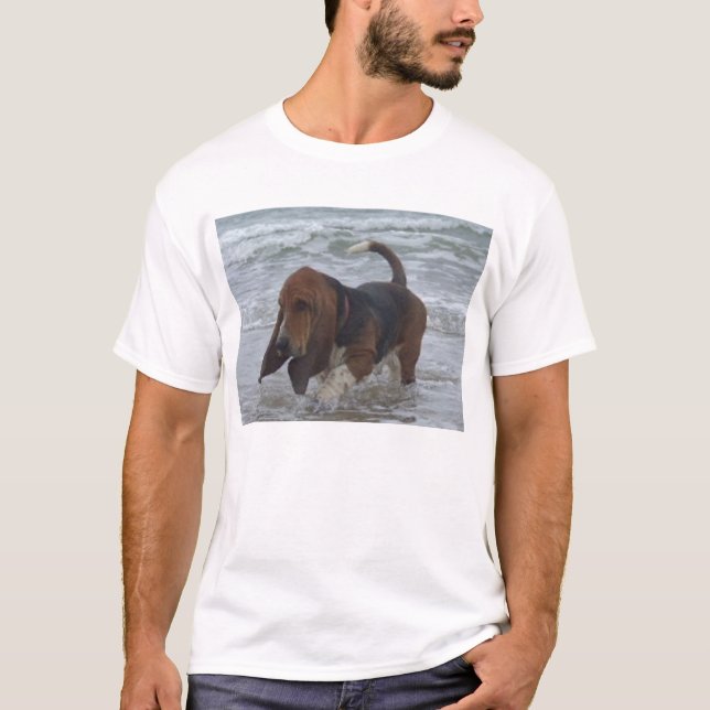 T-shirt Basset Hound à la mer (Devant)