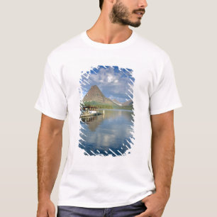 T-shirt Bateau de Tourisme Amarré au lac Two Medicine dans