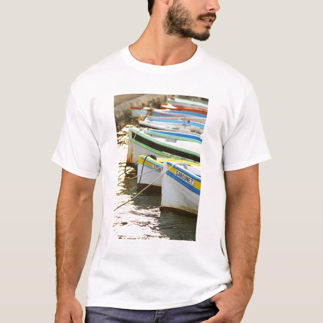 T-shirt Bateaux de pêche provençaux typiques peints en (Devant)