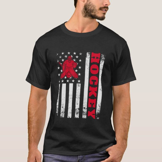 T-shirt Bâton de hockey Drapeau américain Conception de jo (Devant)