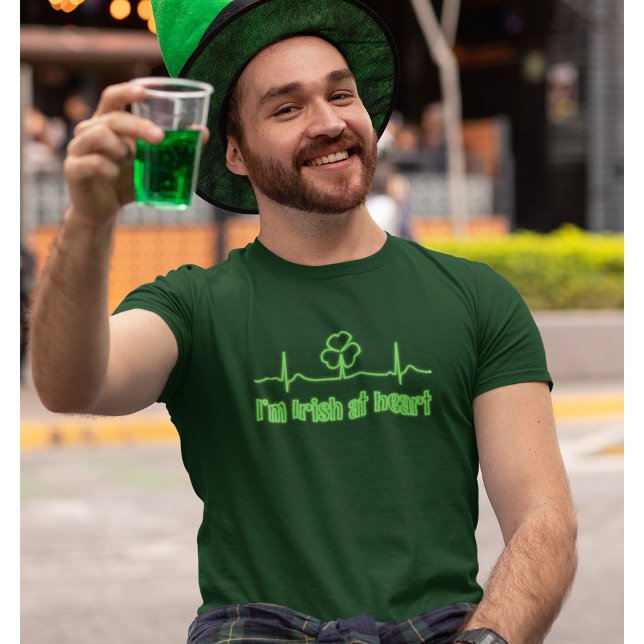 T-shirt Battement de coeur trèfle St Patrick's Day (Créateur téléchargé)