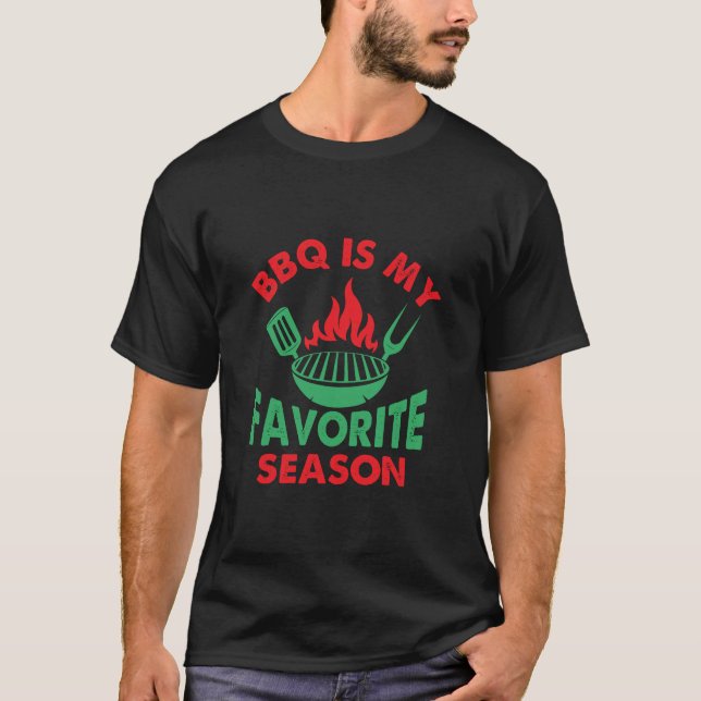 T-shirt BBQ est ma saison préférée Couleurs de Noël (Devant)