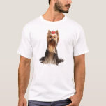 T-shirt Beau adorable chien<br><div class="desc">Yorkshire Terrier isolé sur blanc</div>