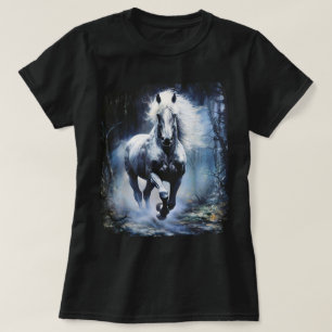 T-shirt Beau cheval blanc galopant à travers la lande