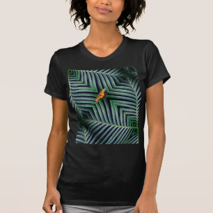 T-shirt Beau Papillon Sur Une Feuille