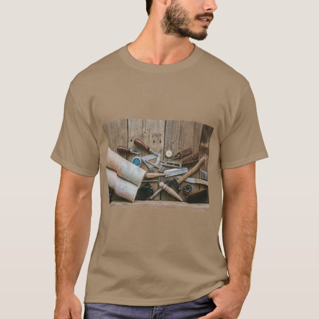 T-shirt Beautiful Tools Design – Where Craft Meets Art (Devant)