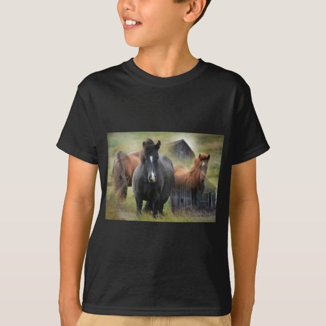 T-shirt Beaux chevaux et grange rustique (Devant)