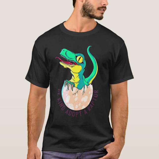 T-shirt Bébé dinosaure sortant d'un œuf rapace (Devant)