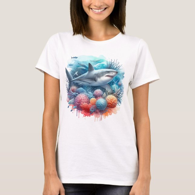 T-SHIRT BELLE REQUIN DANS L'OCEAN AVEC POISSON ET CORAIL  (Devant)
