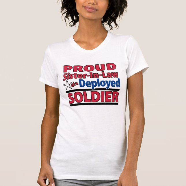 T-shirt Belle-soeur fière d'une chemise déployée de soldat (Devant)
