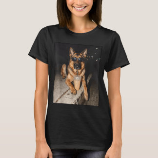 T-shirt Berger Allemand Buvant un Café Glacé Mème Animal