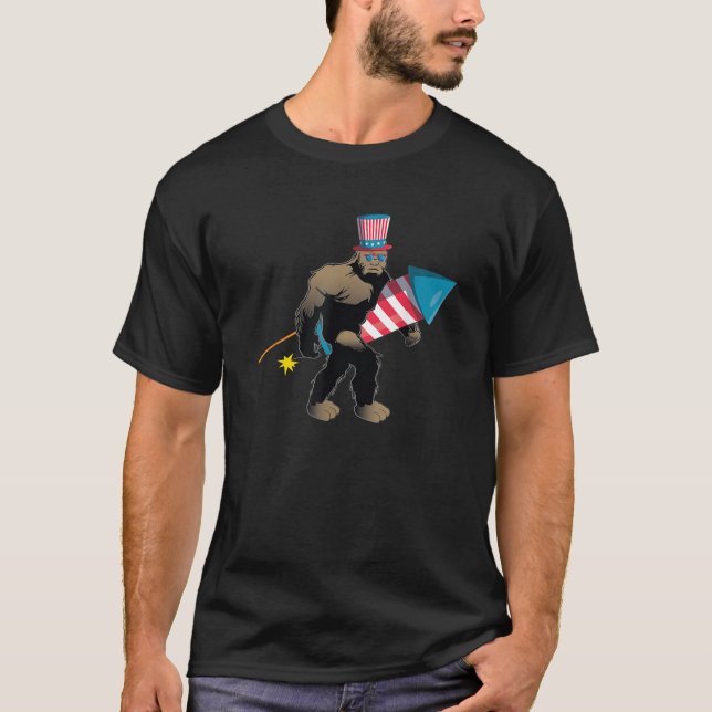 T-shirt Big Foot 4 juillet Fireworks Sasquatch (Devant)