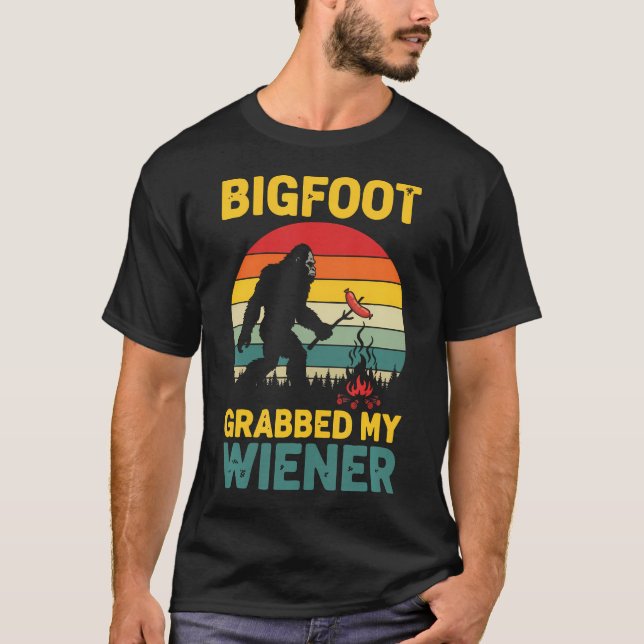 T-shirt Bigfoot a attrapé mon saucisson Sasquatch (Devant)