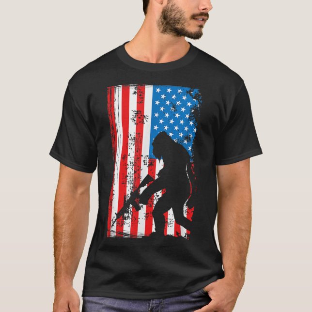 T-shirt Bigfoot Armé Sasquatch AR-15 Patriotique Américain (Devant)