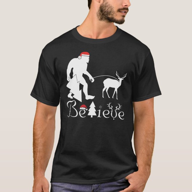 T-shirt Bigfoot Croient Drôle Arbre De Rennes De Noël Pour (Devant)